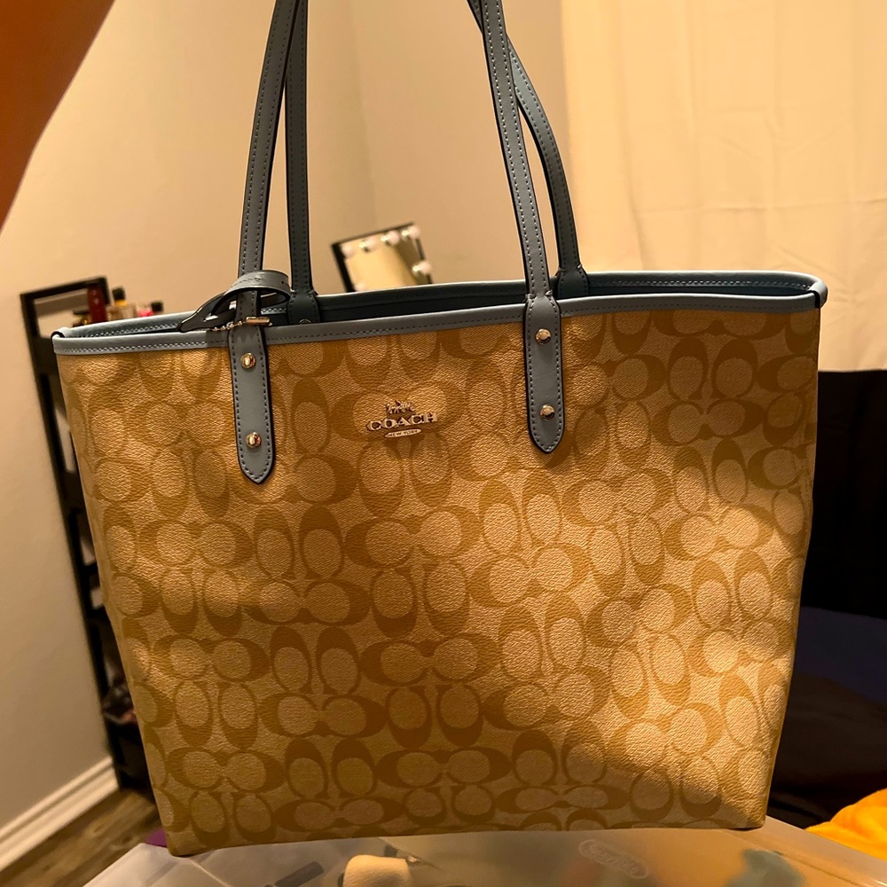 Authentic Coach Signature Canvas/Blue Reversible Tote